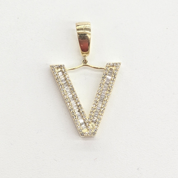 Real Diamond 10kt Gold Initial V Pendant